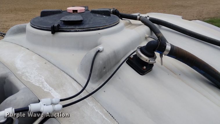 image for item DN6475 2013 Apache AS1220  sprayer