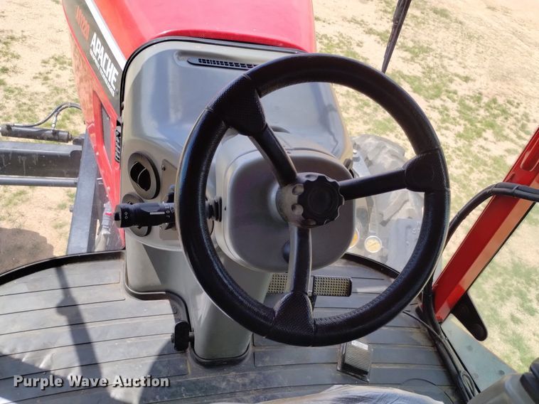 image for item DN6475 2013 Apache AS1220  sprayer