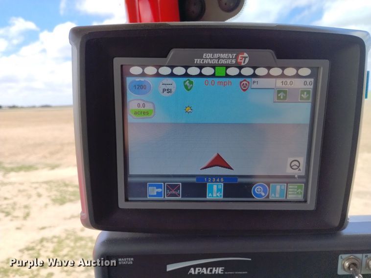 image for item DN6475 2013 Apache AS1220  sprayer