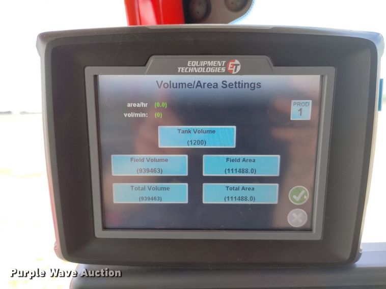 image for item DN6475 2013 Apache AS1220  sprayer