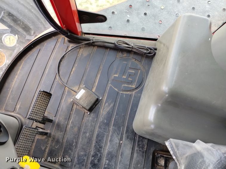 image for item DN6475 2013 Apache AS1220  sprayer