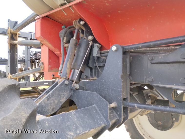 image for item DN6475 2013 Apache AS1220  sprayer