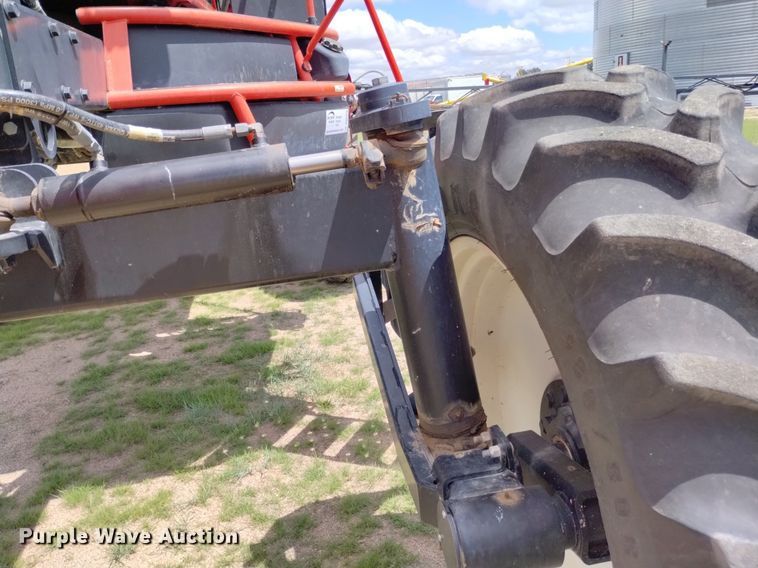 image for item DN6475 2013 Apache AS1220  sprayer