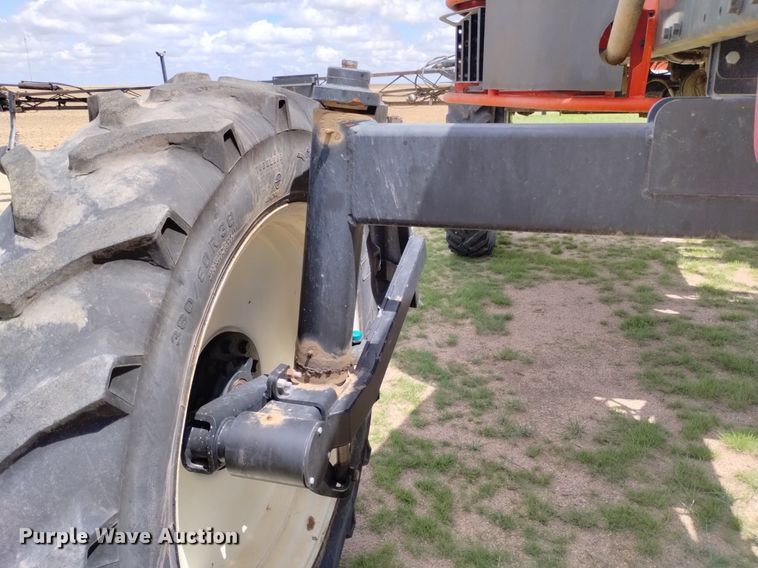 image for item DN6475 2013 Apache AS1220  sprayer