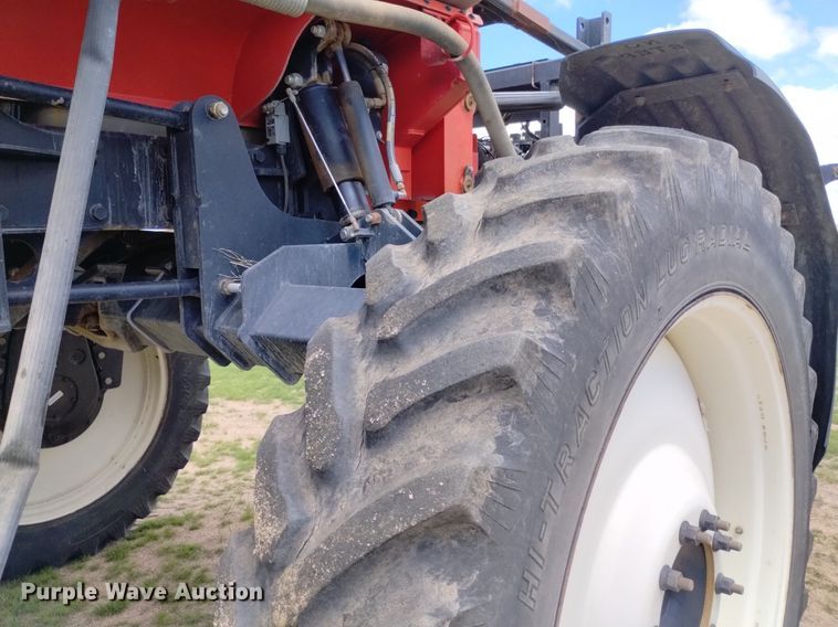 image for item DN6475 2013 Apache AS1220  sprayer