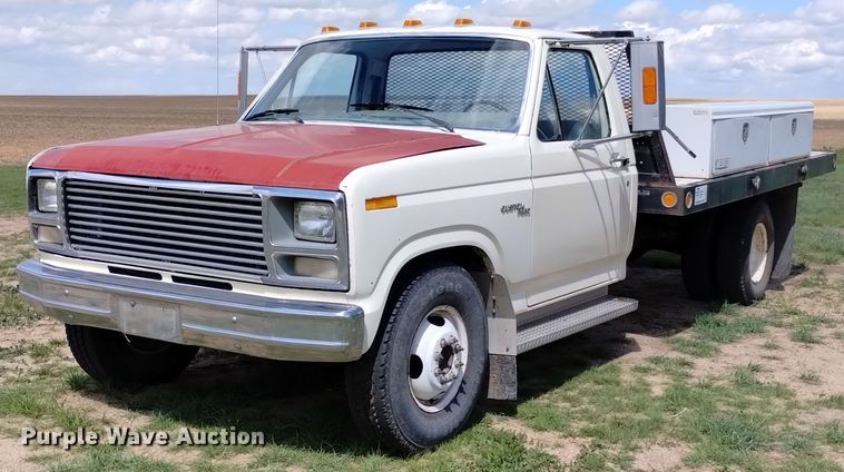 image for item DN6477 1981 Ford F350  flatbed pickup truck