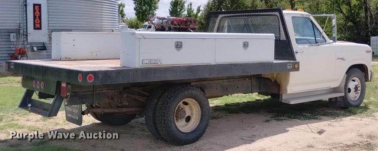image for item DN6477 1981 Ford F350  flatbed pickup truck