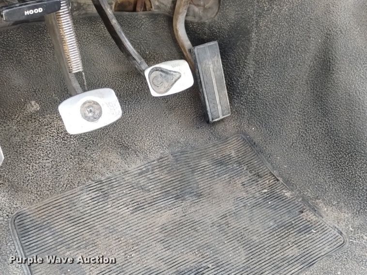 image for item DN6477 1981 Ford F350  flatbed pickup truck