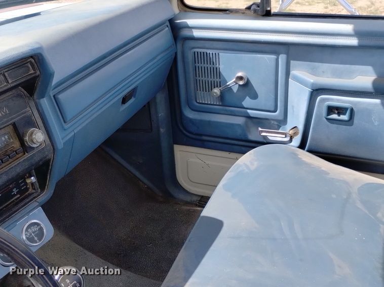 image for item DN6477 1981 Ford F350  flatbed pickup truck