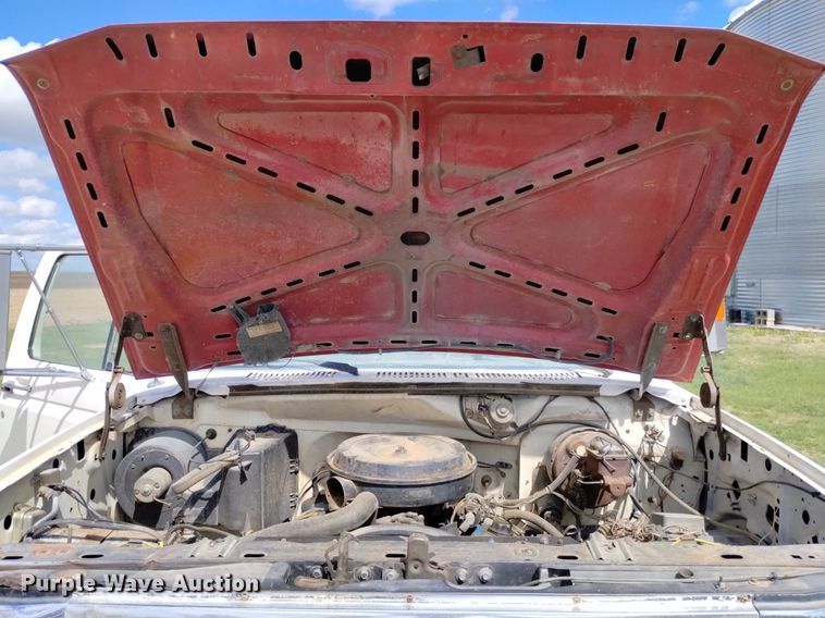 image for item DN6477 1981 Ford F350  flatbed pickup truck