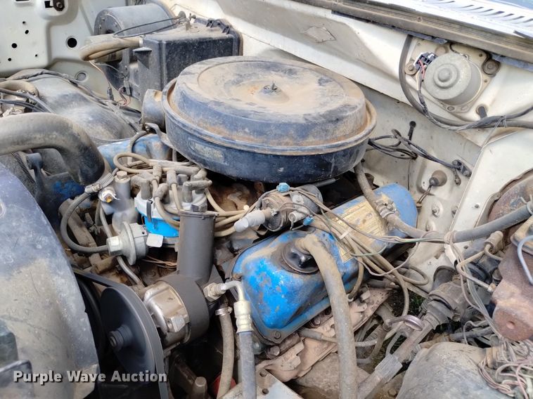 image for item DN6477 1981 Ford F350  flatbed pickup truck