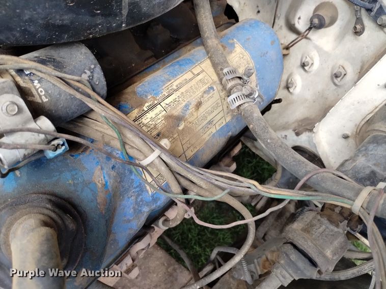 image for item DN6477 1981 Ford F350  flatbed pickup truck