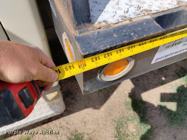 image for item DN6477 1981 Ford F350  flatbed pickup truck