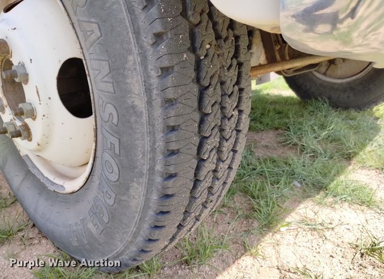 image for item DN6477 1981 Ford F350  flatbed pickup truck