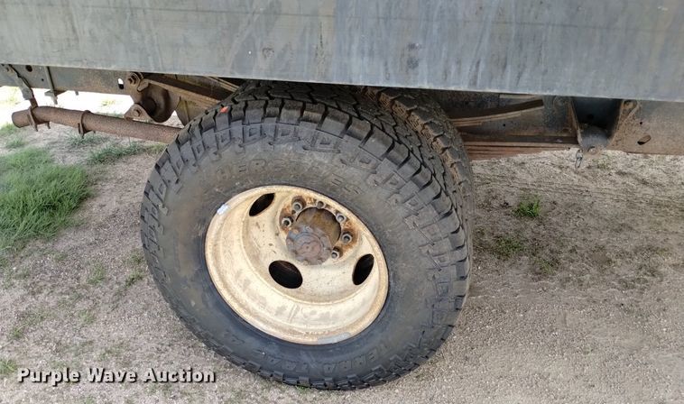 image for item DN6477 1981 Ford F350  flatbed pickup truck