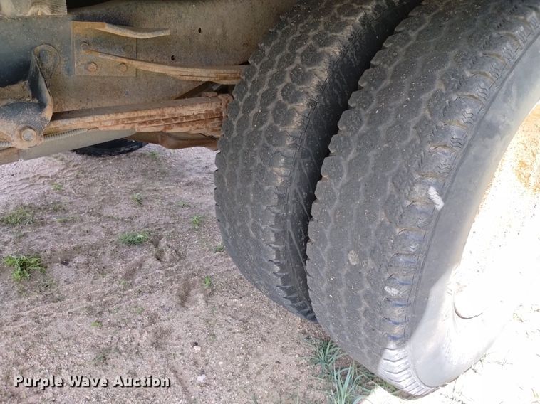 image for item DN6477 1981 Ford F350  flatbed pickup truck