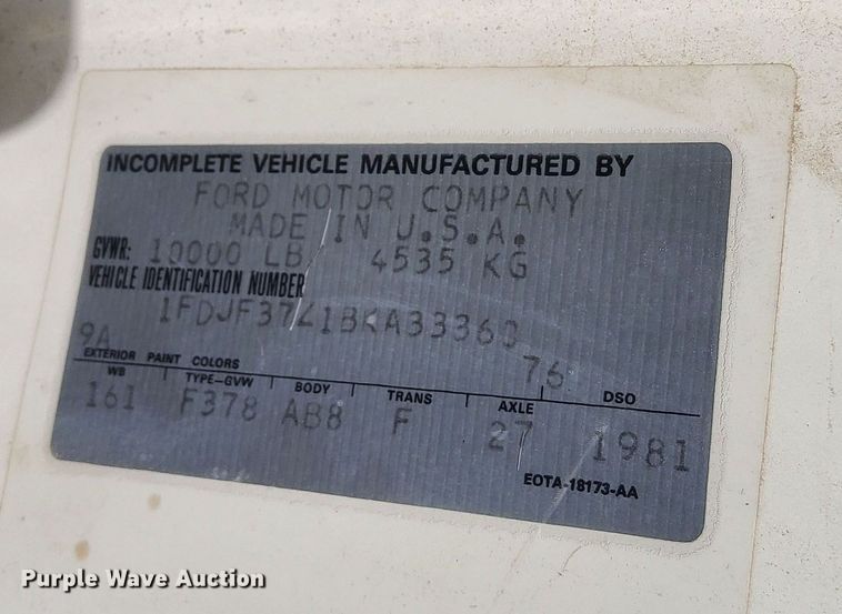 image for item DN6477 1981 Ford F350  flatbed pickup truck