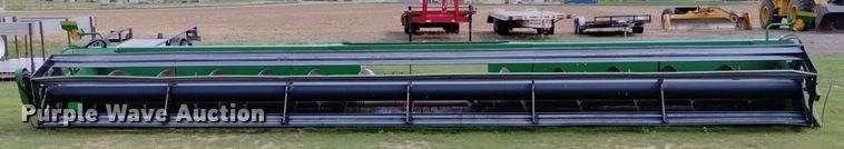 image for item DN6478 2001 John Deere 930R  rigid head