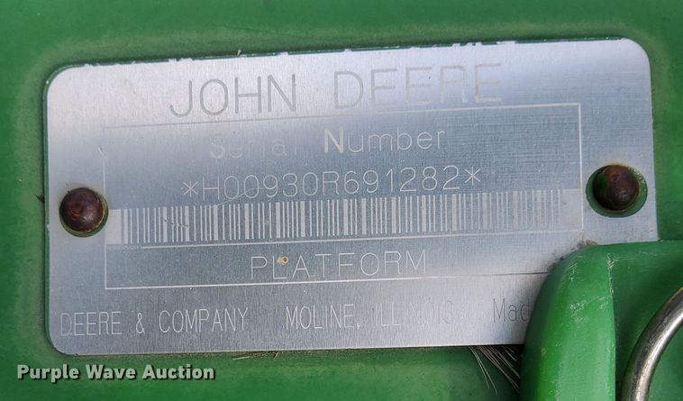 image for item DN6478 2001 John Deere 930R  rigid head