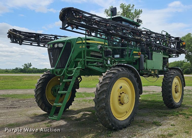 image for item DO2703 2012 John Deere 4730  sprayer