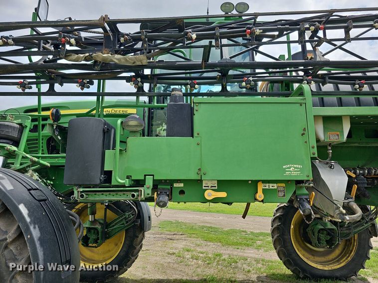 image for item DO2703 2012 John Deere 4730  sprayer