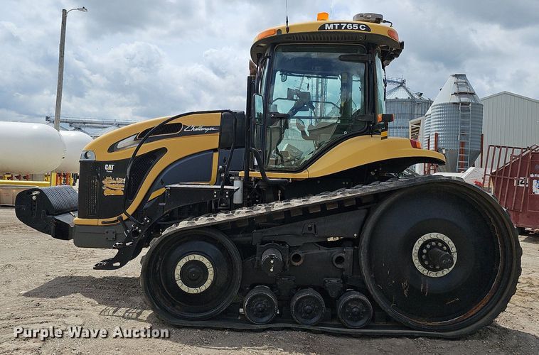 image for item DO2704 Challenger MT765C  tractor