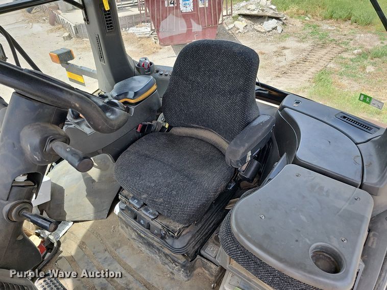 image for item DO2704 Challenger MT765C  tractor