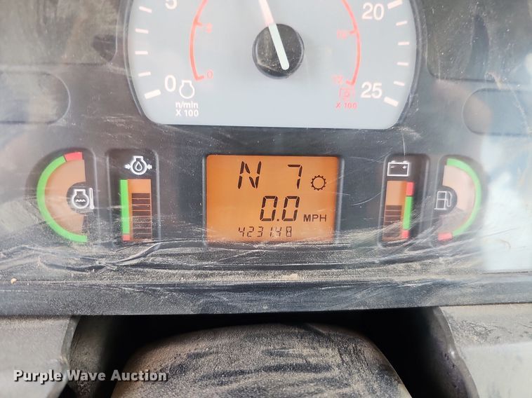 image for item DO2704 Challenger MT765C  tractor