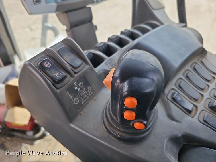 image for item DO2704 Challenger MT765C  tractor