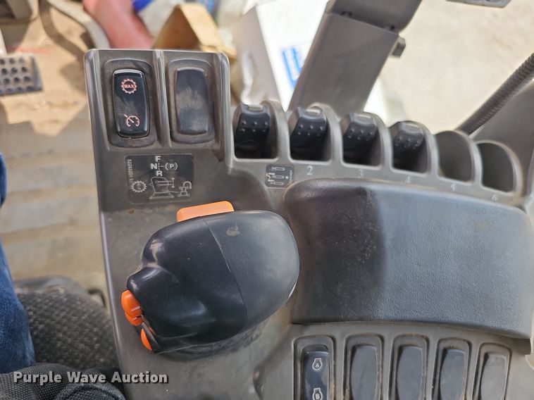 image for item DO2704 Challenger MT765C  tractor