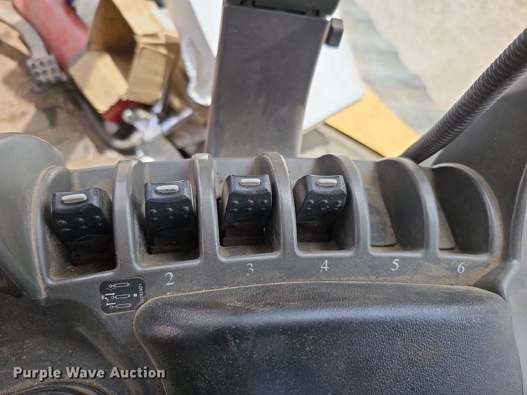 image for item DO2704 Challenger MT765C  tractor