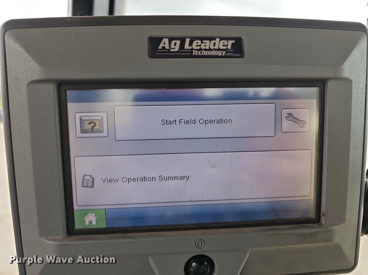 image for item DO2704 Challenger MT765C  tractor