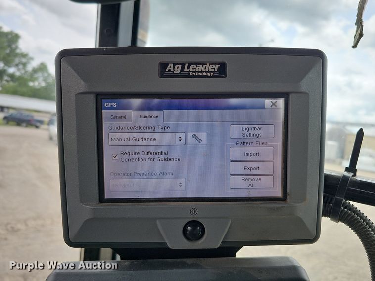 image for item DO2704 Challenger MT765C  tractor