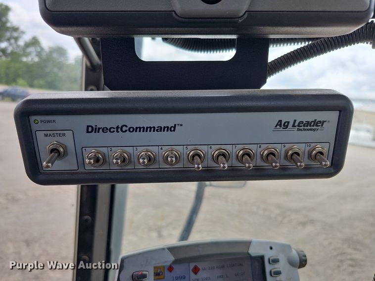 image for item DO2704 Challenger MT765C  tractor