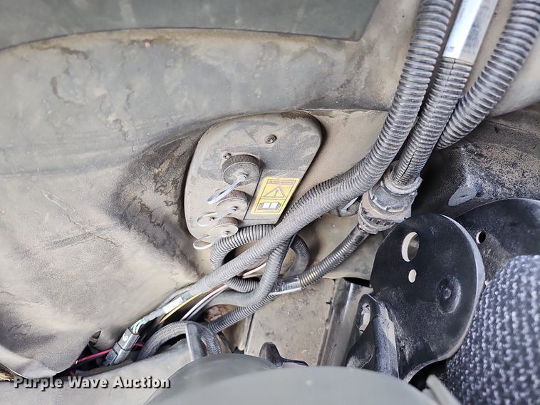 image for item DO2704 Challenger MT765C  tractor