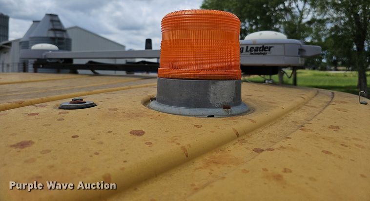 image for item DO2704 Challenger MT765C  tractor