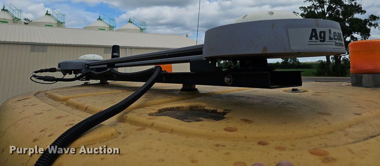 image for item DO2704 Challenger MT765C  tractor