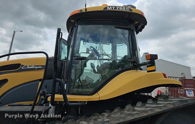 image for item DO2704 Challenger MT765C  tractor