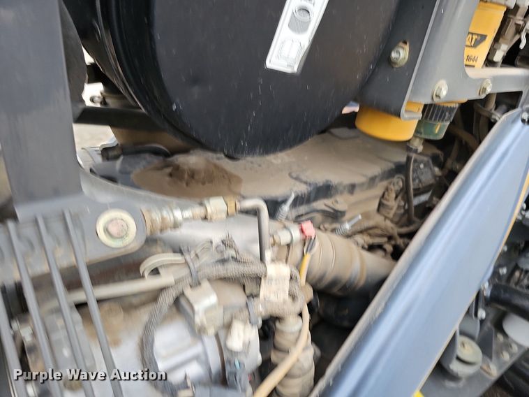 image for item DO2704 Challenger MT765C  tractor