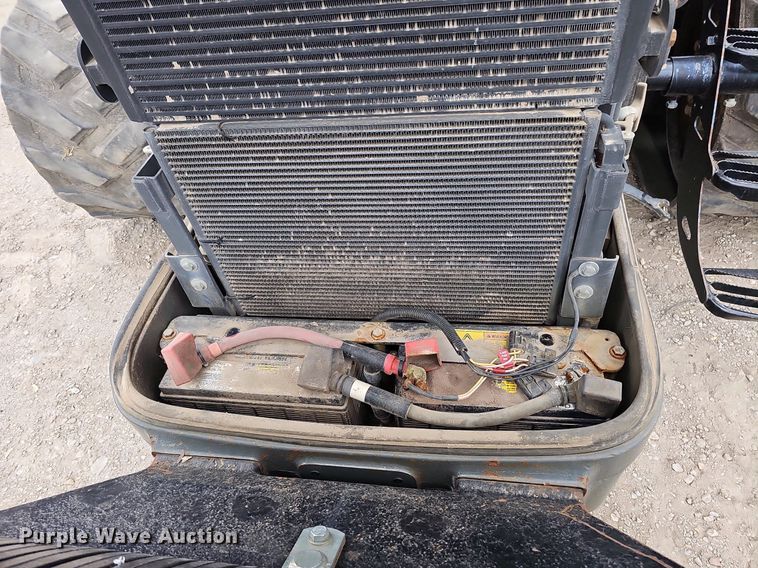 image for item DO2704 Challenger MT765C  tractor