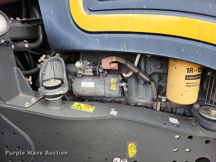 image for item DO2704 Challenger MT765C  tractor