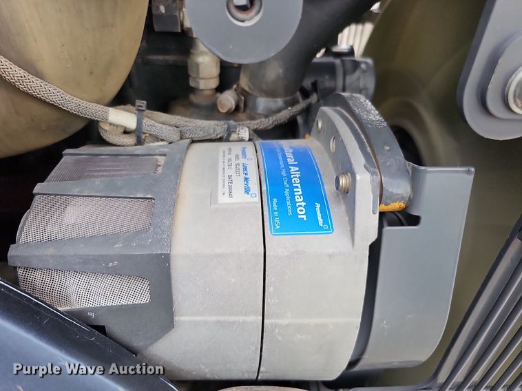 image for item DO2704 Challenger MT765C  tractor