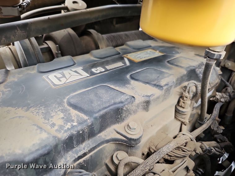 image for item DO2704 Challenger MT765C  tractor