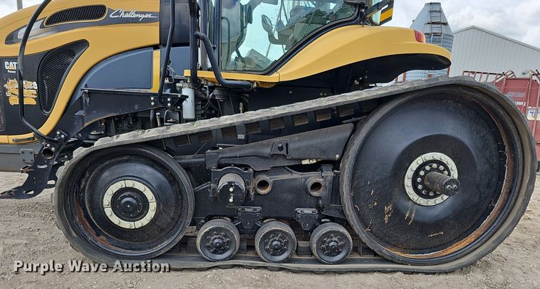 image for item DO2704 Challenger MT765C  tractor