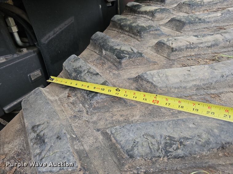 image for item DO2704 Challenger MT765C  tractor