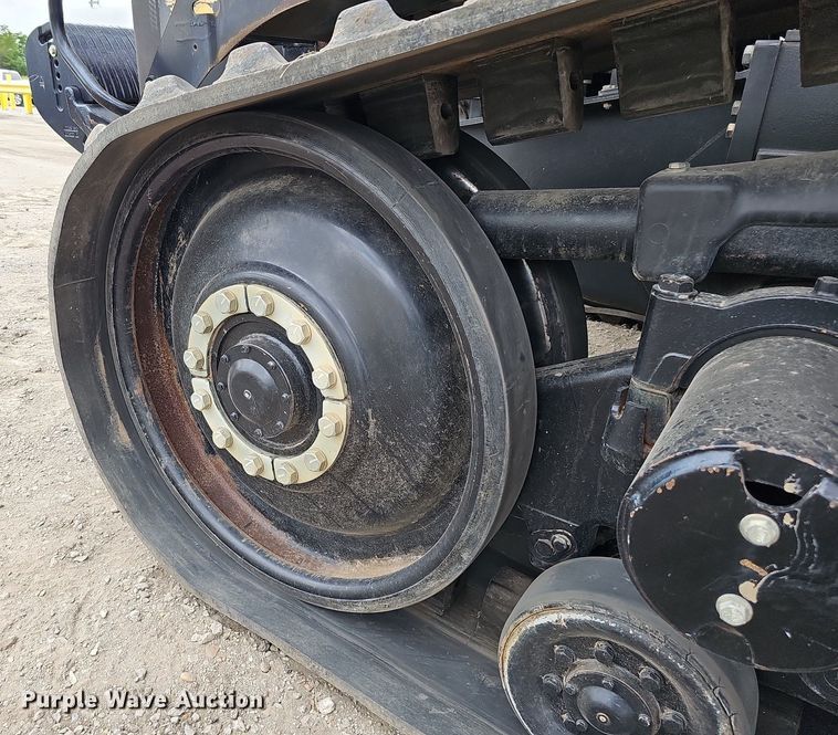 image for item DO2704 Challenger MT765C  tractor