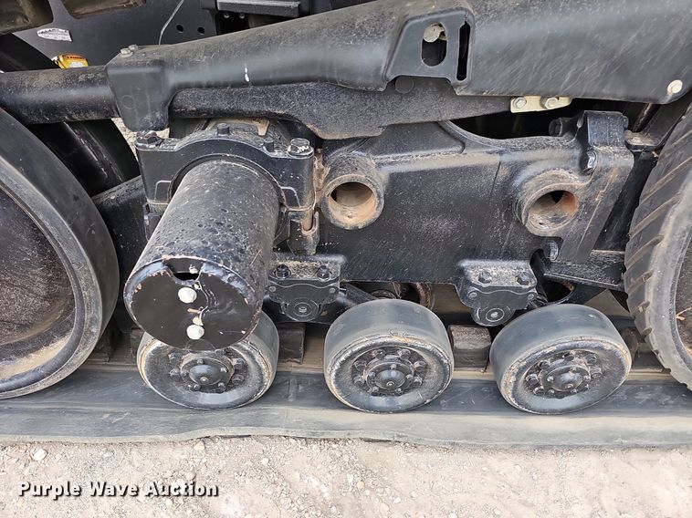 image for item DO2704 Challenger MT765C  tractor