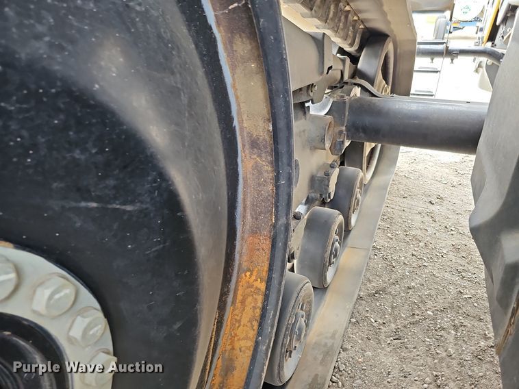 image for item DO2704 Challenger MT765C  tractor