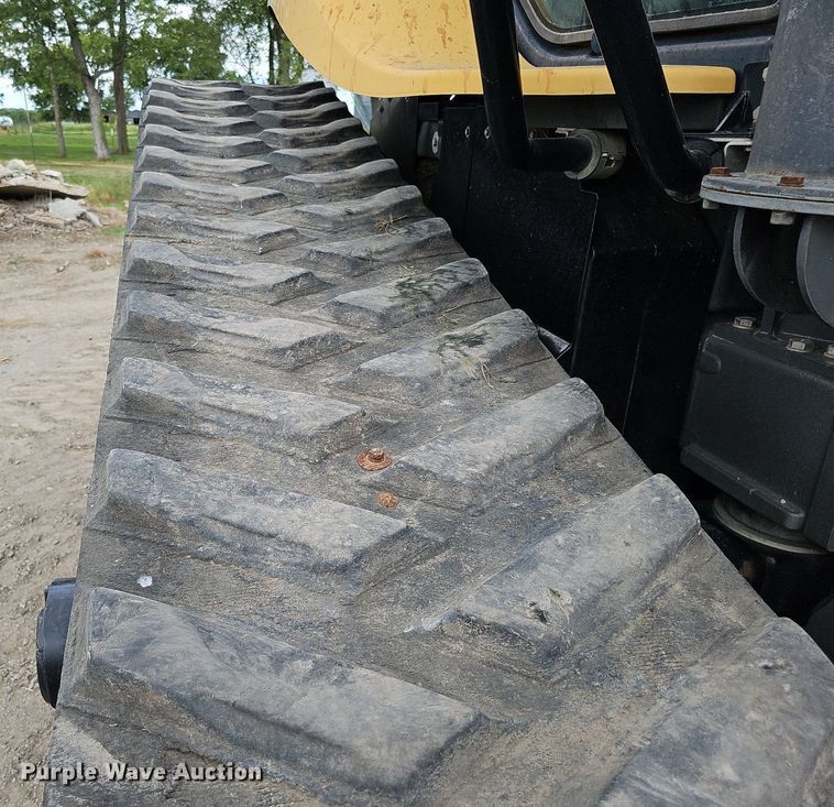 image for item DO2704 Challenger MT765C  tractor