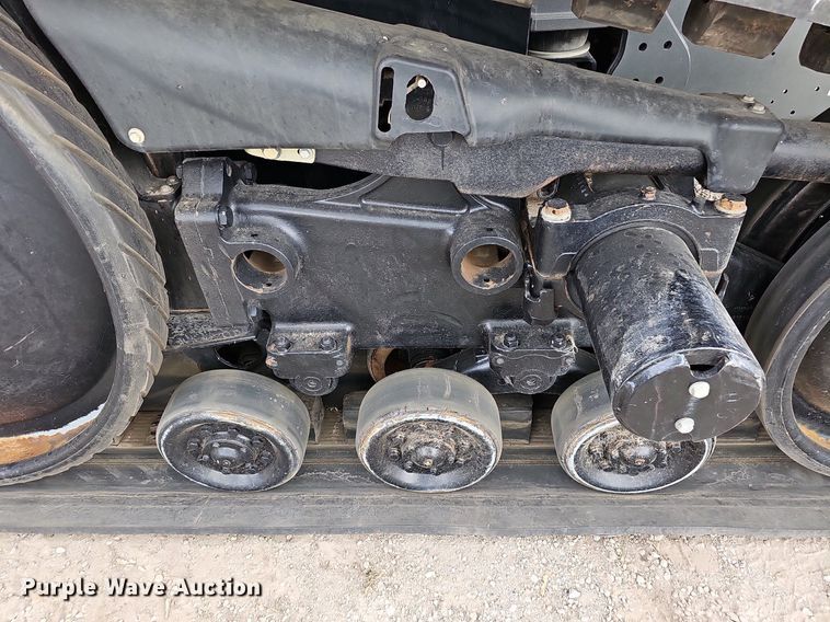 image for item DO2704 Challenger MT765C  tractor